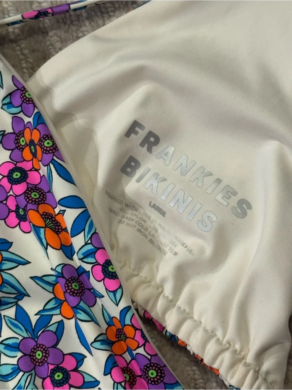 Frankie's Bikinis ✨Rare Print 🌺 White Floral String Bikini